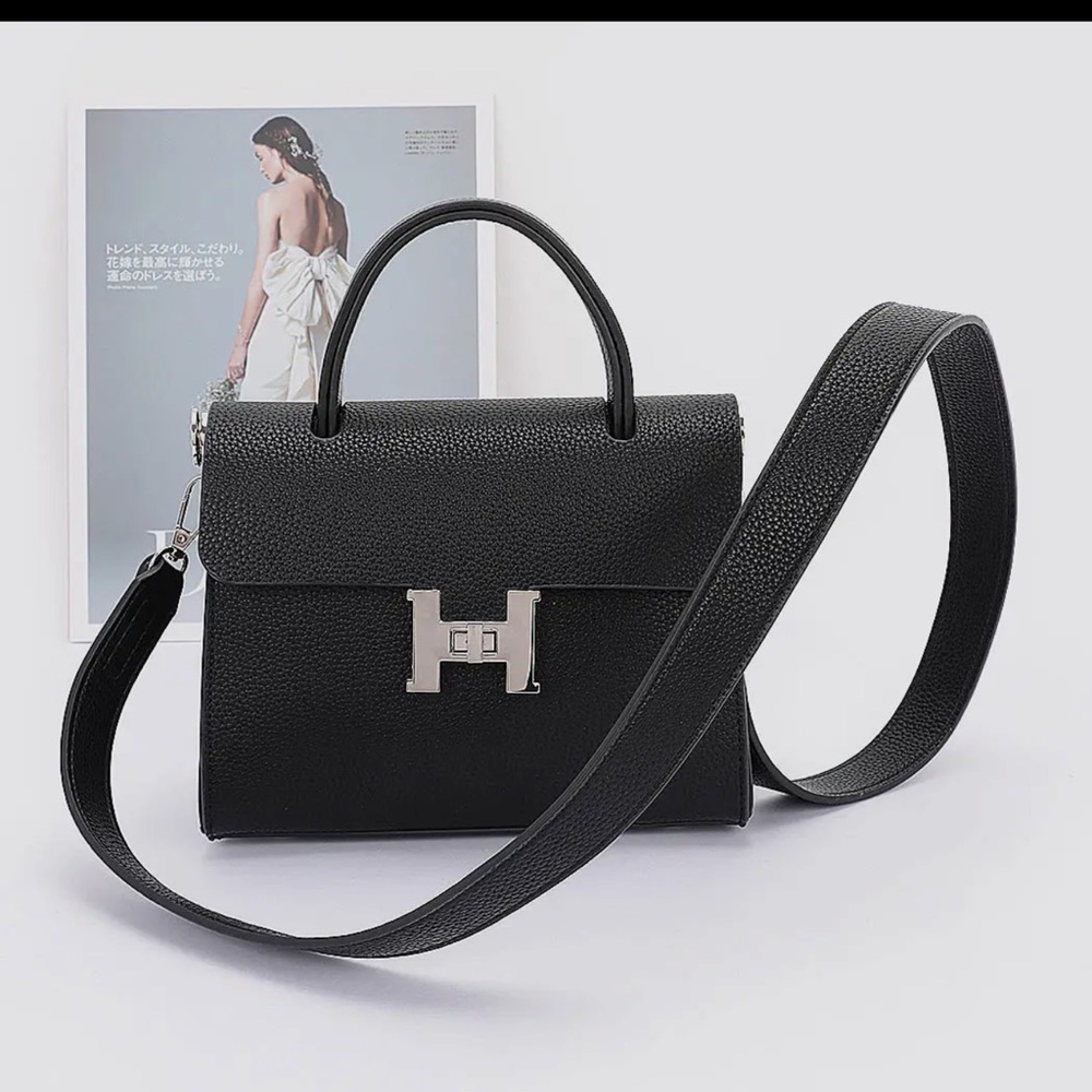 Chic Elegant Designer Style Black Handbag
